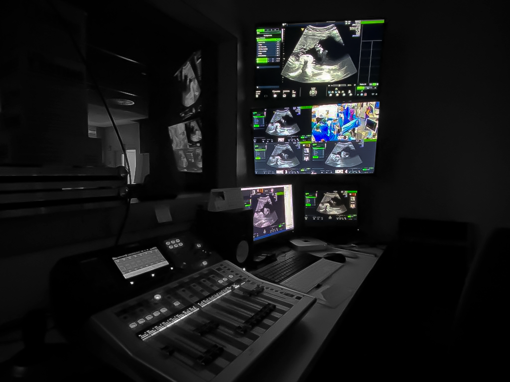 Auditorios equipados con Zoom para eventos médicos híbridos